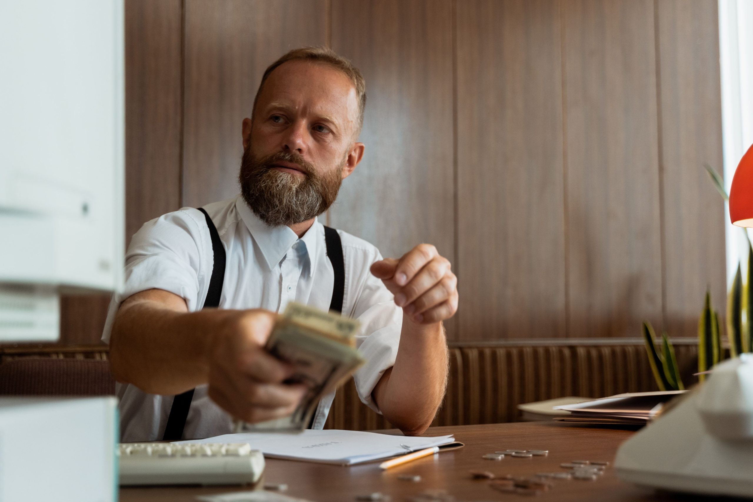 How Much Do Real Estate Wholesalers Make?